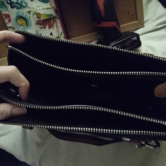 Coach purse - Picture 2 of 2